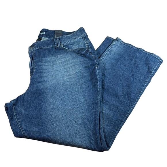 NWT Lane Bryant Distinctly Bootcut Mid rise Size 26 TALL Medium wash - Picture 1 of 6
